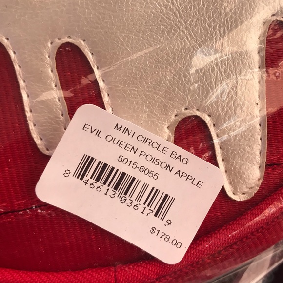 Harveys Disney Snow White Evil Queen Poison Apple - Picture 8 of 8